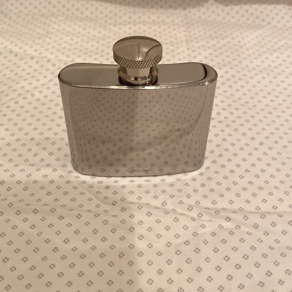 NWT Brink Hip Stainless Steel 2 Ounce Flask (includes Original Box) - Picture 4 of 7